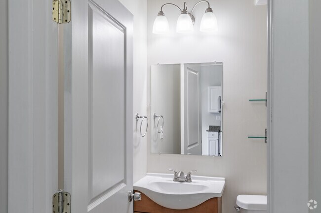 0BR, 1BA - 617SF - 1618 Bank