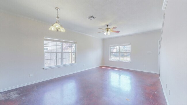 Building Photo - 2487 Horse Shoe Dr