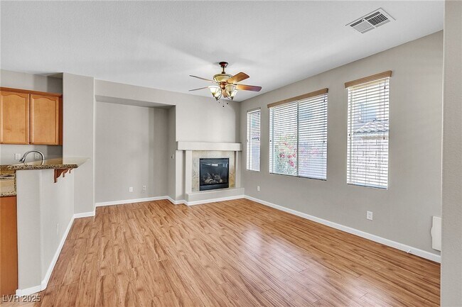 Building Photo - 6160 Sugartree Ave