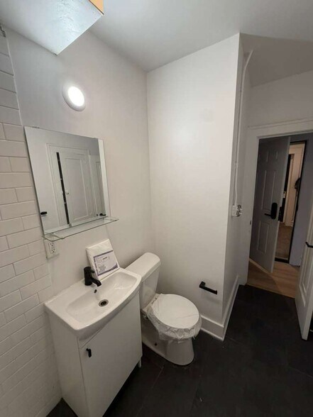 Building Photo - 1384 W 83rd St