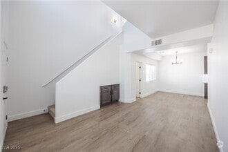 Building Photo - 540 W Horizon Ridge Pkwy