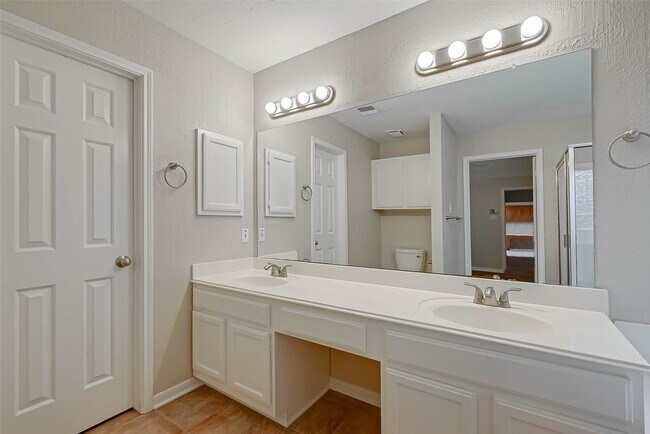 Building Photo - 2224 Palm Lagoon Dr