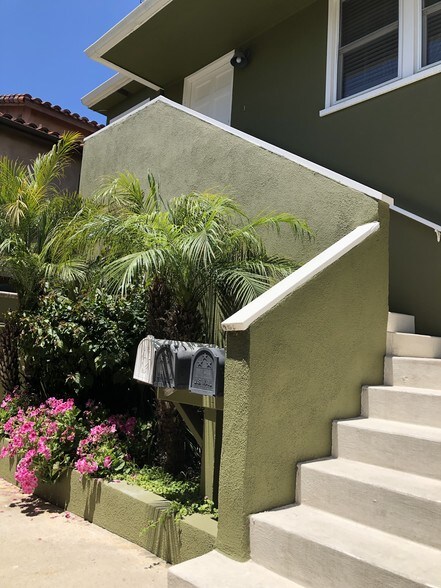 Stairway to apartment on left - 1033 Pearl St