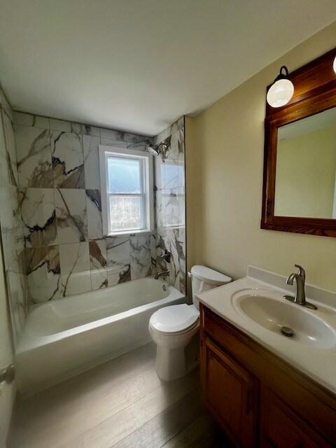 Building Photo - 689 Smith Ave