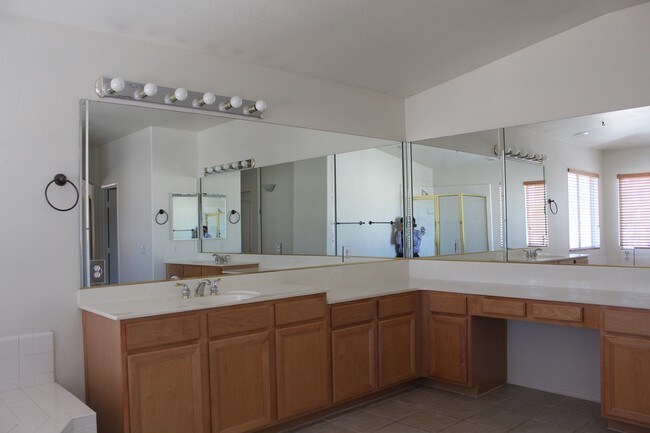 Building Photo - 255 Flirtation Ct