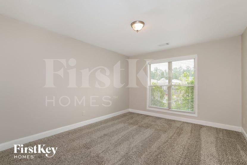 Building Photo - 1043 Blakewood Ct