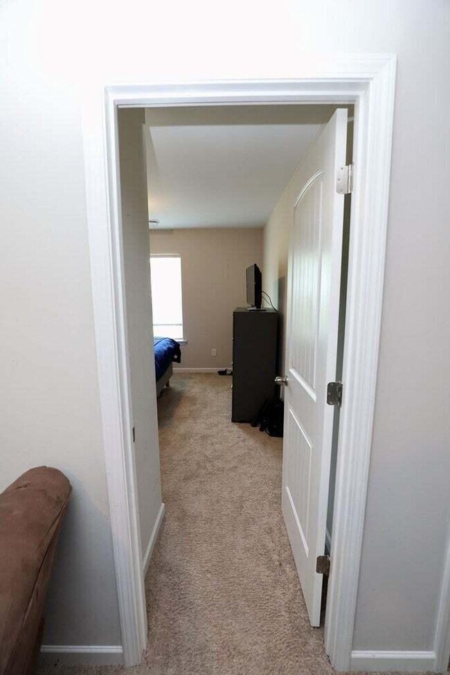 Building Photo - 3830 Moseley Dr
