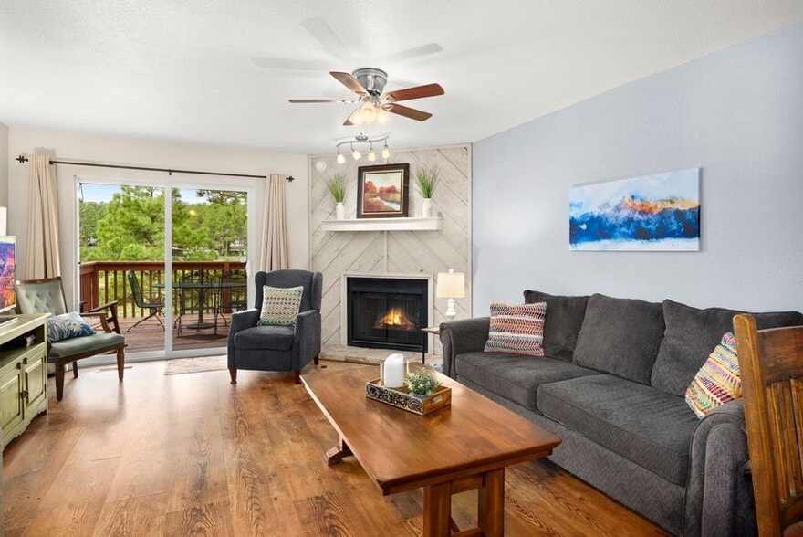 Building Photo - 604 White Mountain Dr
