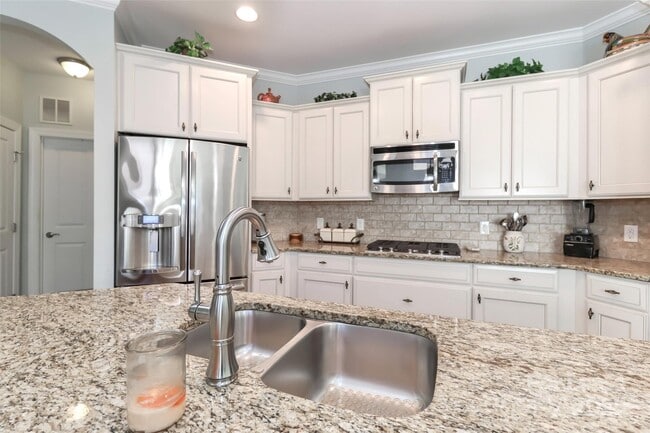 Building Photo - 115 Brawley Point Cir