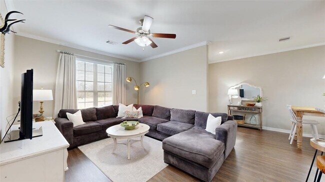 Building Photo - 2155 Big River St