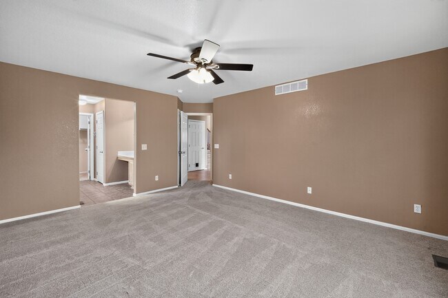 Building Photo - 20600 E Dartmouth Dr