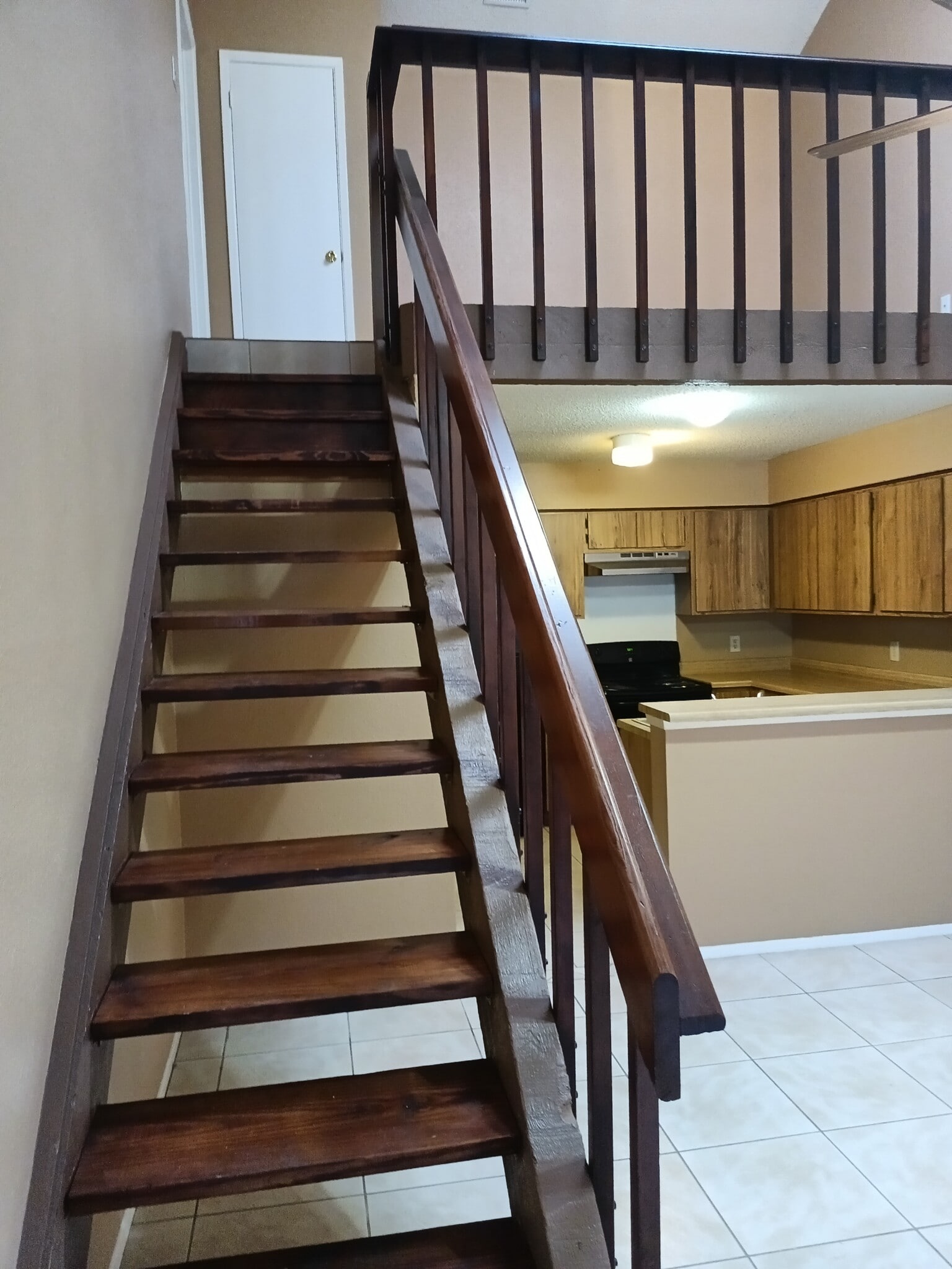 Beautiful loft - 13443 Garden Grv