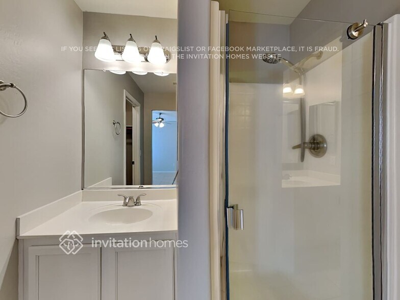 Building Photo - 12029 W Corrine Dr