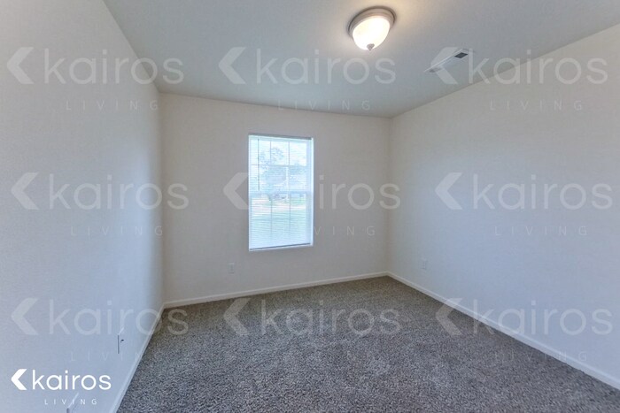 Building Photo - 202 Fieldstone Cir
