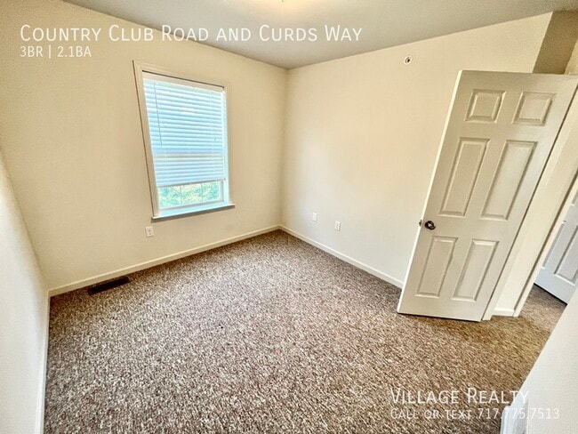 Building Photo - 721 Country Club Rd
