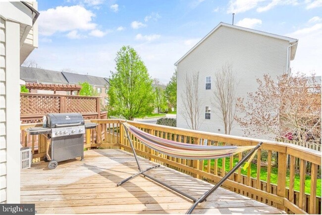Building Photo - 10136 Pale Rose Loop