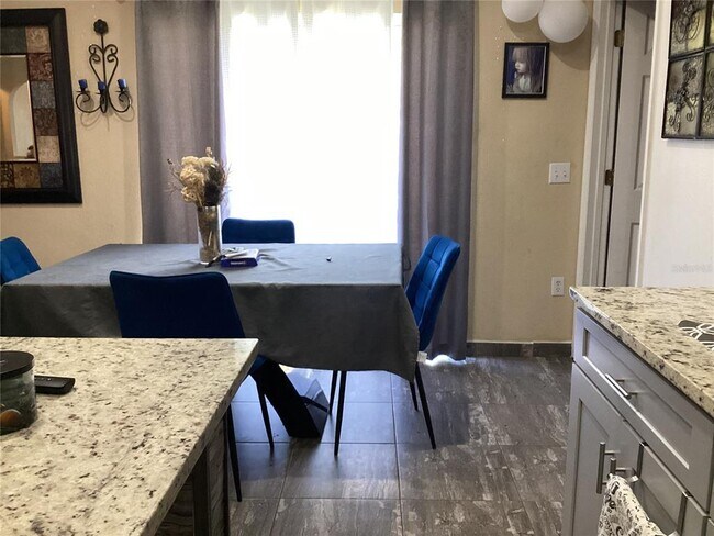 Building Photo - 134 Inconnu Ct