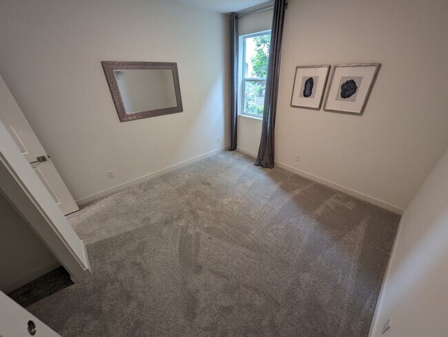 Building Photo - 10795 Gentle Crst Ave