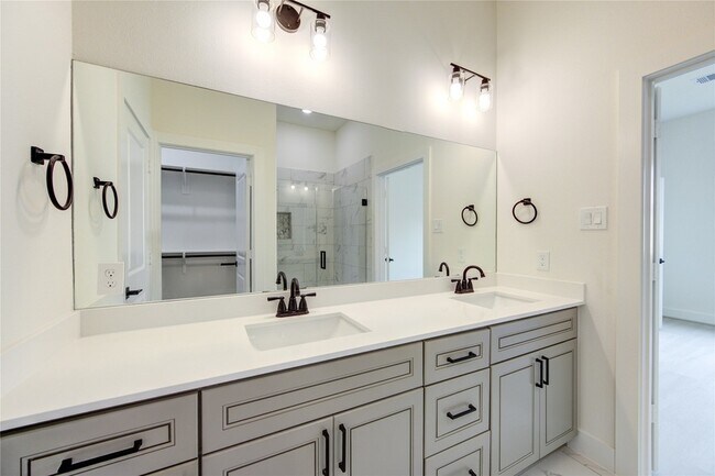 Building Photo - 4336 Avron Dr