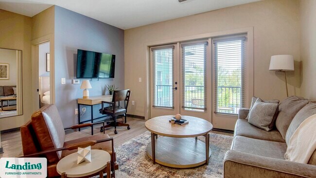 Building Photo - 645 N Front St