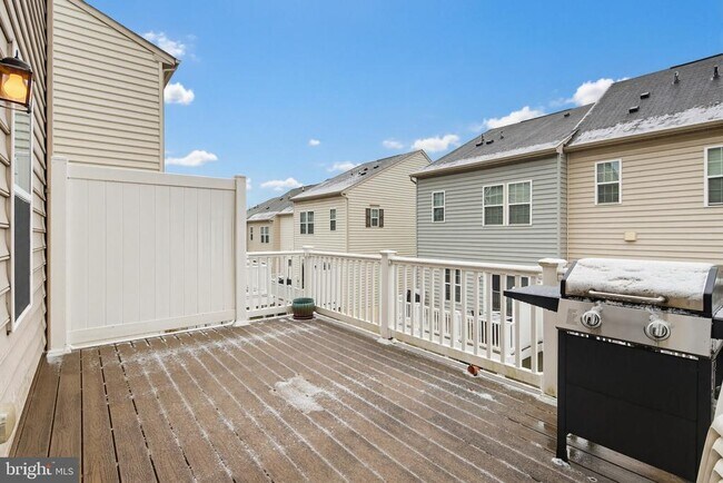 Building Photo - 7408 Wild Honey Way