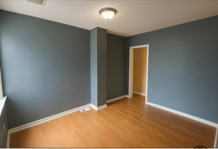 2nd bedroom 2nd floor - 2115 Sigel St