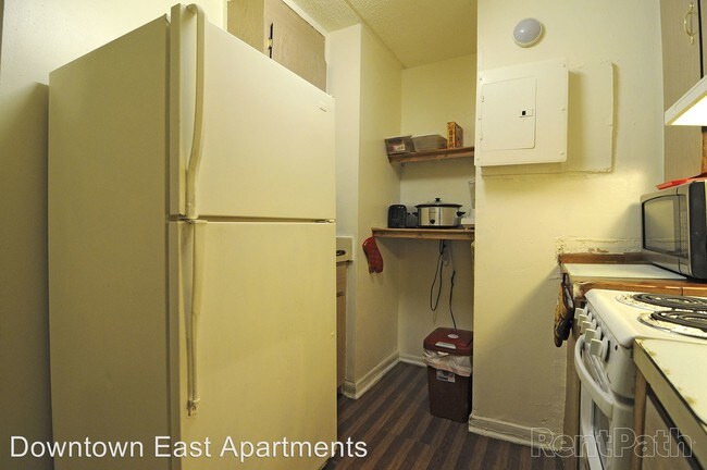 Building Photo - 1 br, 1 bath Apartment - 888 Franklin St