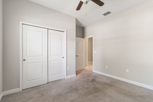 Building Photo - Spacious 4 bed, 3 Bath Terra Bella Home fo...