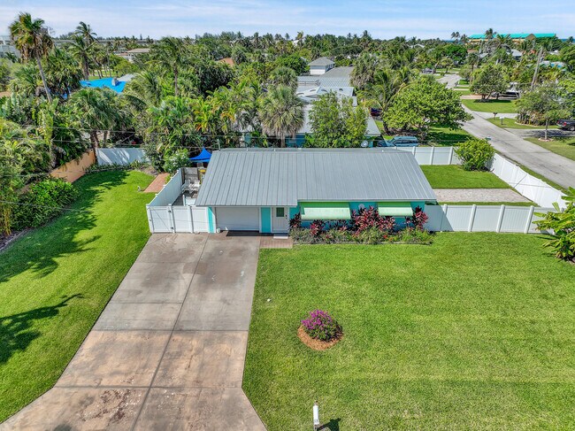 Building Photo - 1708 Sunset Isle Rd