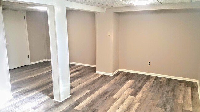 Building Photo - 1862 Beechwood Ave NE