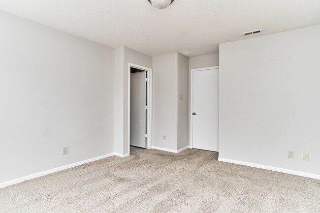 Building Photo - 3 BD + Loft in HSE Schools!