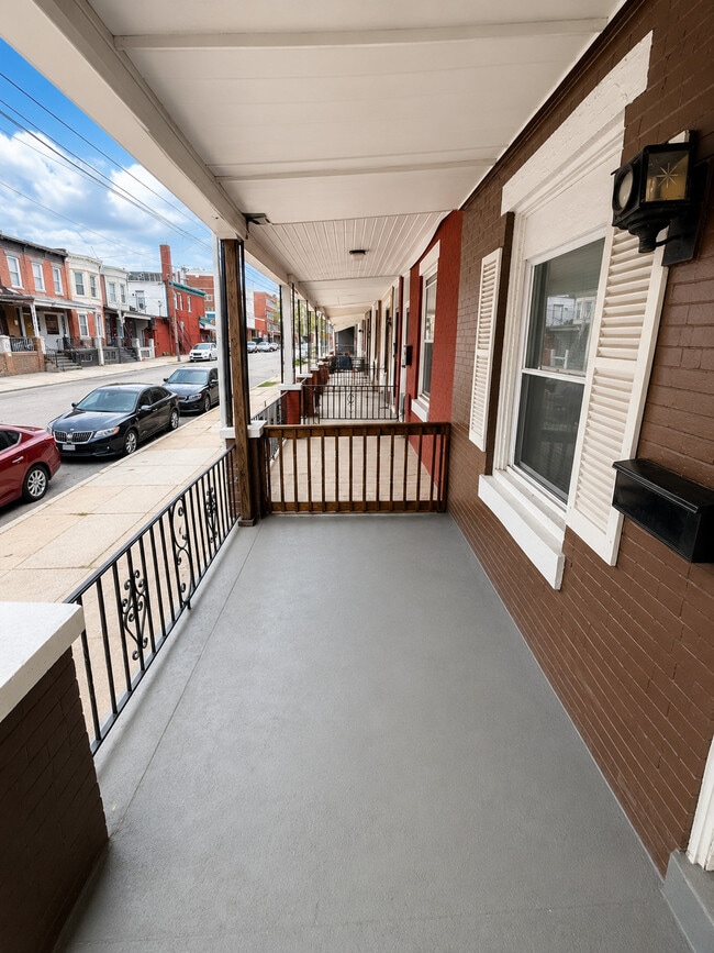 Building Photo - 5024 Parrish St