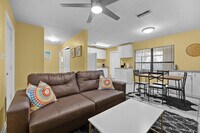 Building Photo - 737 SE 4th Ave