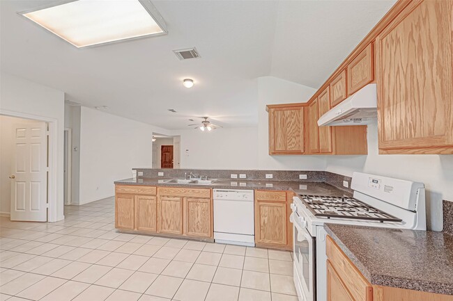 Building Photo - 5815 Plantation Crest Dr