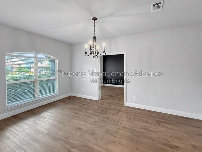 Building Photo - 308 Winding Creek Ln