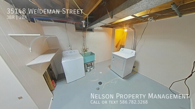 Building Photo - 35148 Weideman St