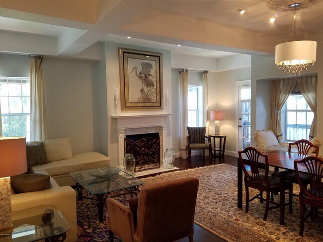 Building Photo - 212 St Johns Ave