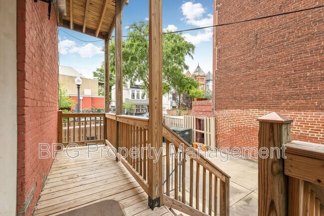 Building Photo - 1819 1st St NW