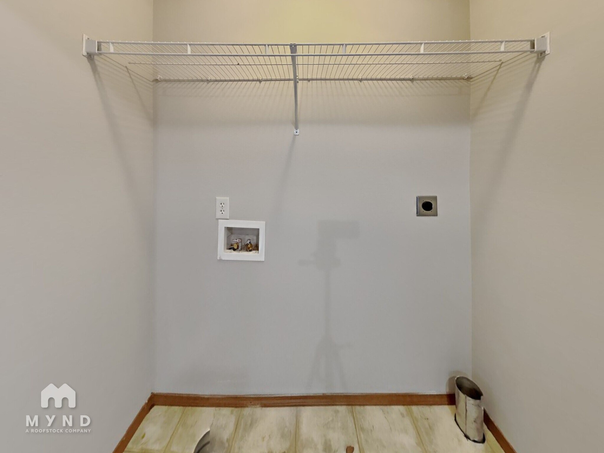 Building Photo - 539 N Century Ave