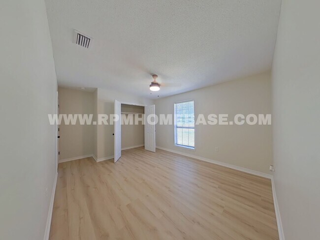 Building Photo - Fully Renovated 5-Bedroom Home with Modern...