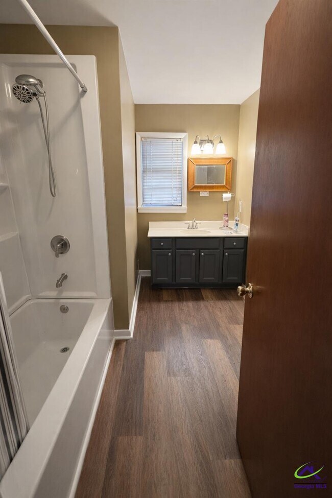 Building Photo - 316 Julianne St