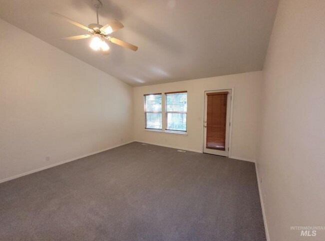 Building Photo - Charming 4-Bedroom Home in Eagle - Lawn Ca...