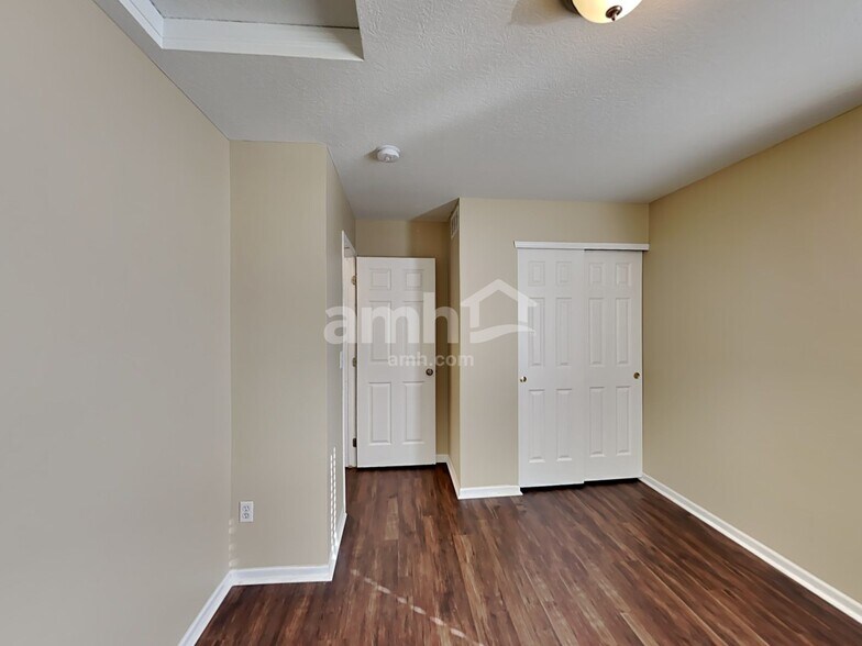 Building Photo - 5469 Boucher Dr