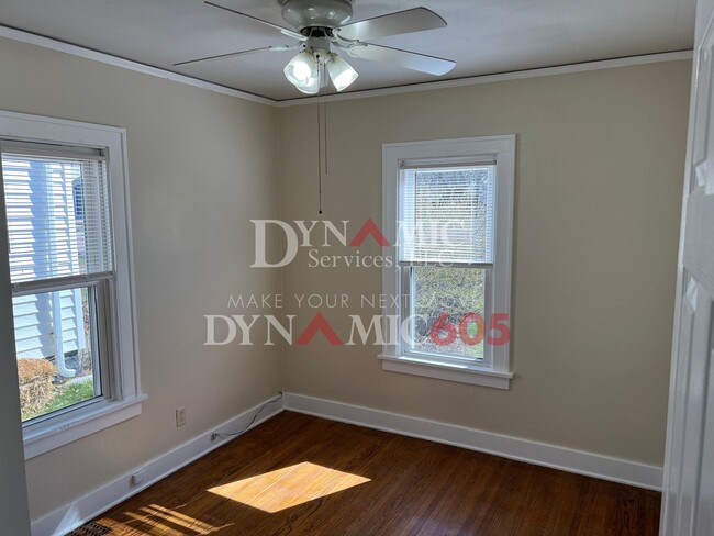 Building Photo - 4+ Bedroom, 2 Bath House with Garage and Fenced Backyard