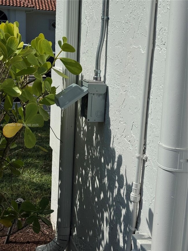 Building Photo - 1222 Manor Ct