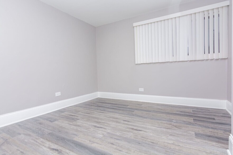 Building Photo - 7620 S Stewart Ave