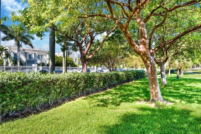 Building Photo - 1015 19th St