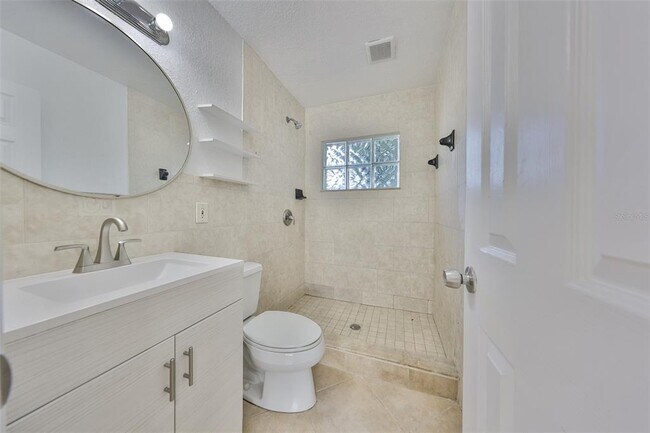 Building Photo - 6912 40th Ave N