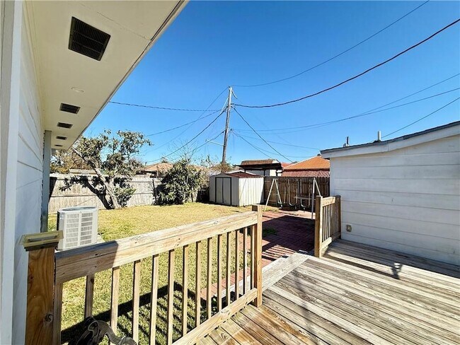 Building Photo - 3324 Davidson Pl