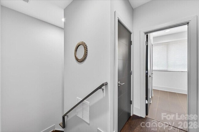 Building Photo - 241 Domain Way